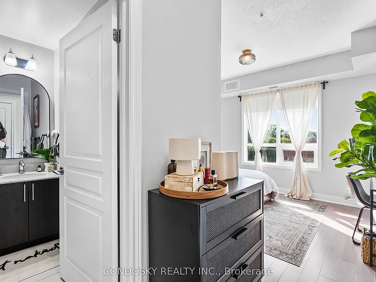 3170 Erin Mills Pkwy #311 — Photo 21