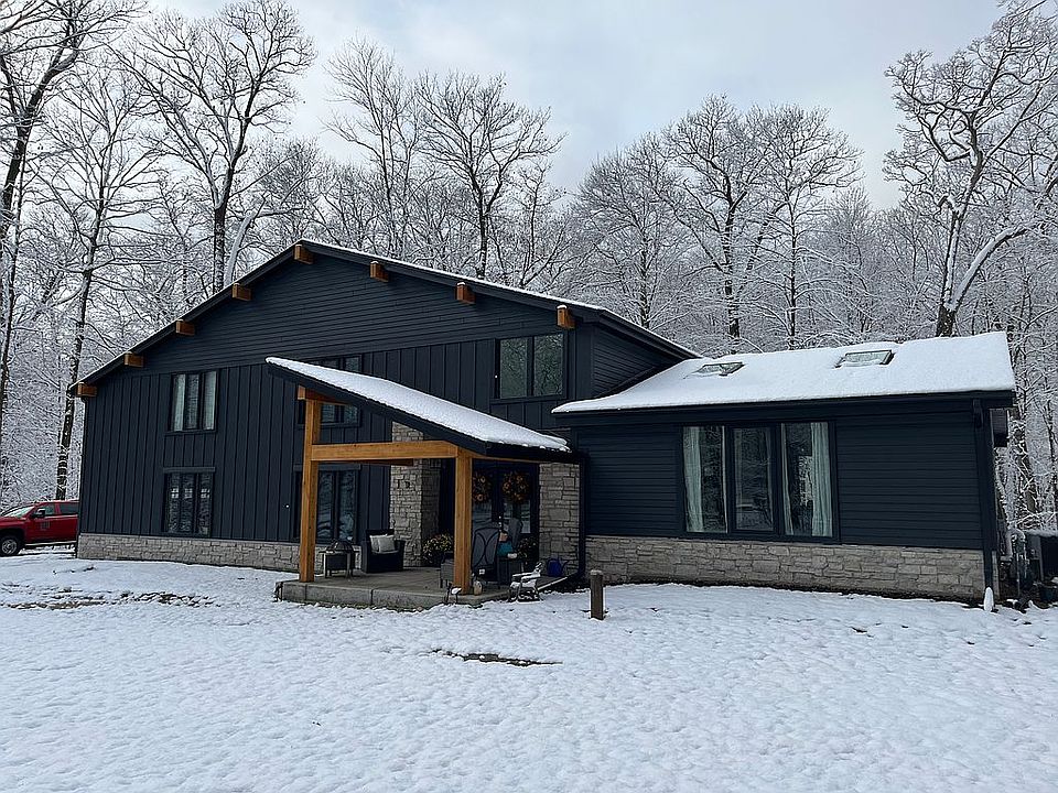 2nd image of 1075 Heather Ln