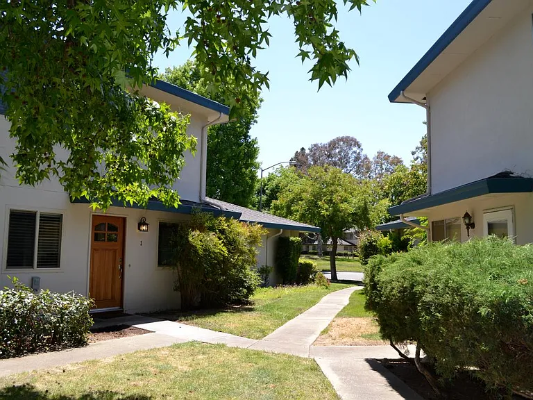 285 Gomes Ct #2 — Photo 8