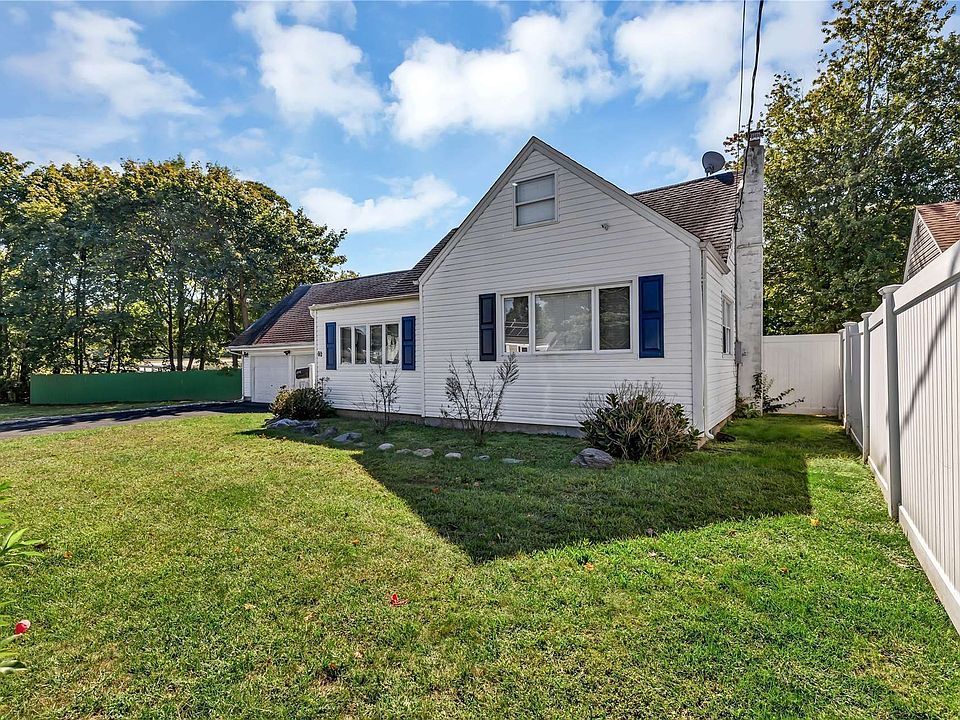 16 Parkside Ln North Babylon, NY, 11703 Apartments for Rent Zillow