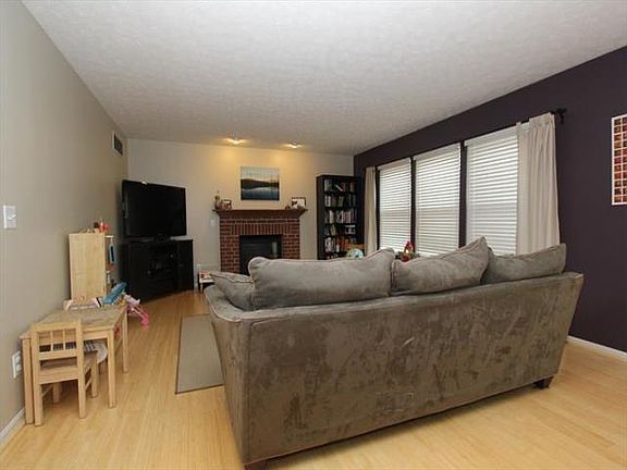 5th image of 421 E Stoneridge Dr