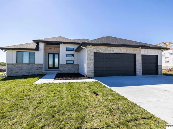 18213 Sycamore Dr, Gretna, NE 68028