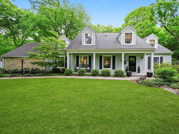 4N307 Knollcreek Dr, St Charles, IL 60175