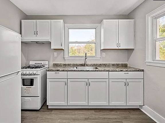 3rd image of 2905 Glendale Ave #2