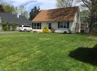 990 Fireside Ave, Ewing, NJ 08618