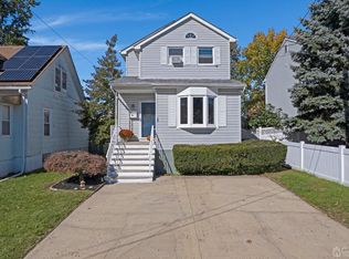 8 Vale St, Edison, NJ 08817