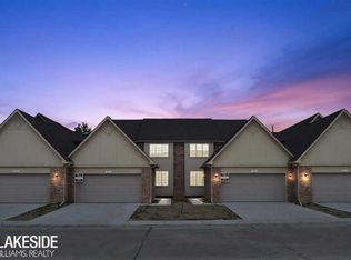 46850 Emerald Creek Dr #28, Utica, MI 48315