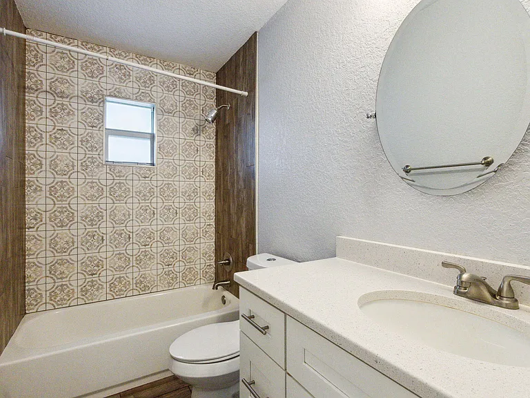 2227 NE 3rd Ave #2 — Photo 14