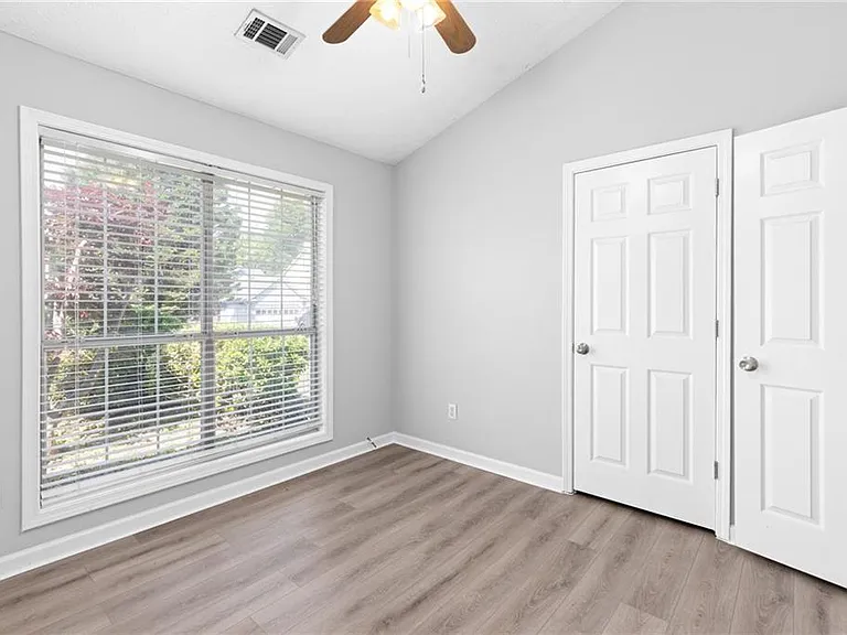 2110 Racquet Club Cir — Photo 31