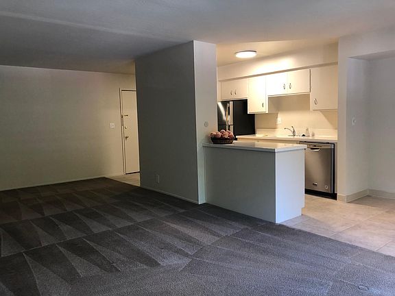 2nd image of 10 Mulberry Ct APT 30