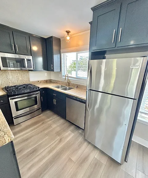 4050 Swift Ave #17 — Photo 8