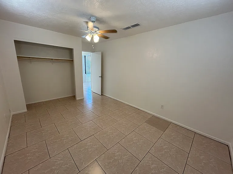 6 bed, 3.0 bath, 2269 sqft, $2,495 — Photo 24