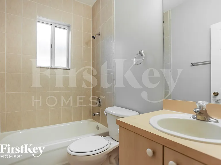 1119 NE 41st Ave — Photo 12