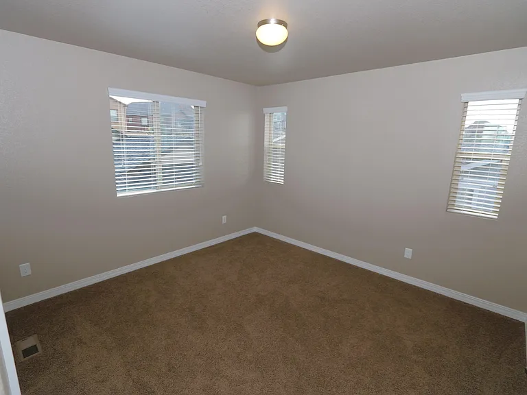 5651 Majestic Dr — Photo 10