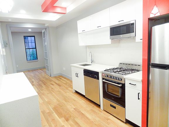 5th image of 17 Marcus Garvey Blvd APT 2L