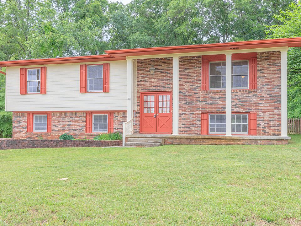 1st image of 836 S Valley Wood Cir