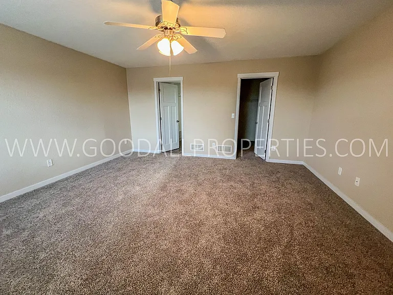 1903 SE Clover Ridge Dr — Photo 8