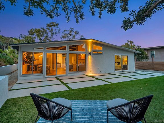 4th image of 4876 Pacifica Dr