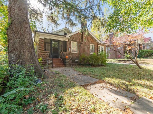 7510 Springdale Dr, Saint Louis, MO 63121