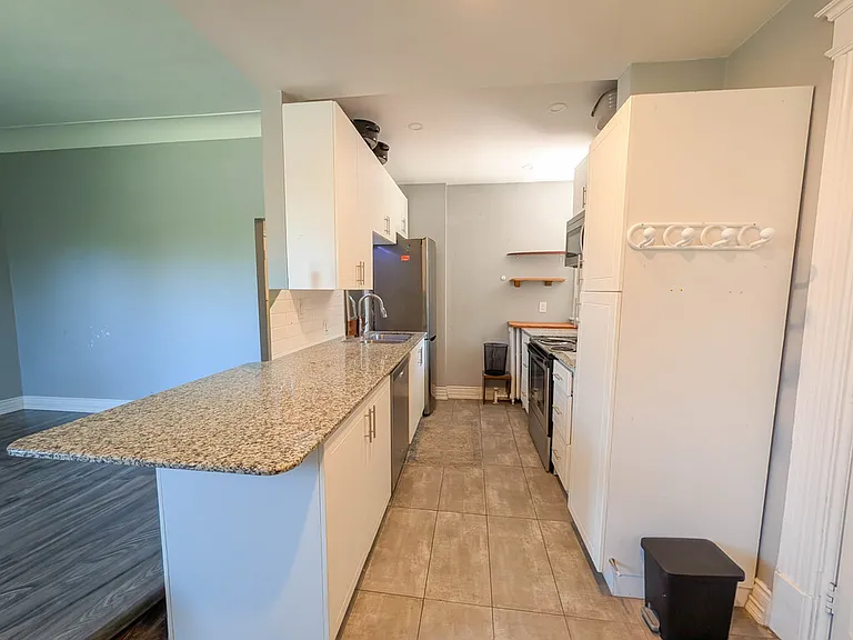55 Wellington St S #3 — Photo 7