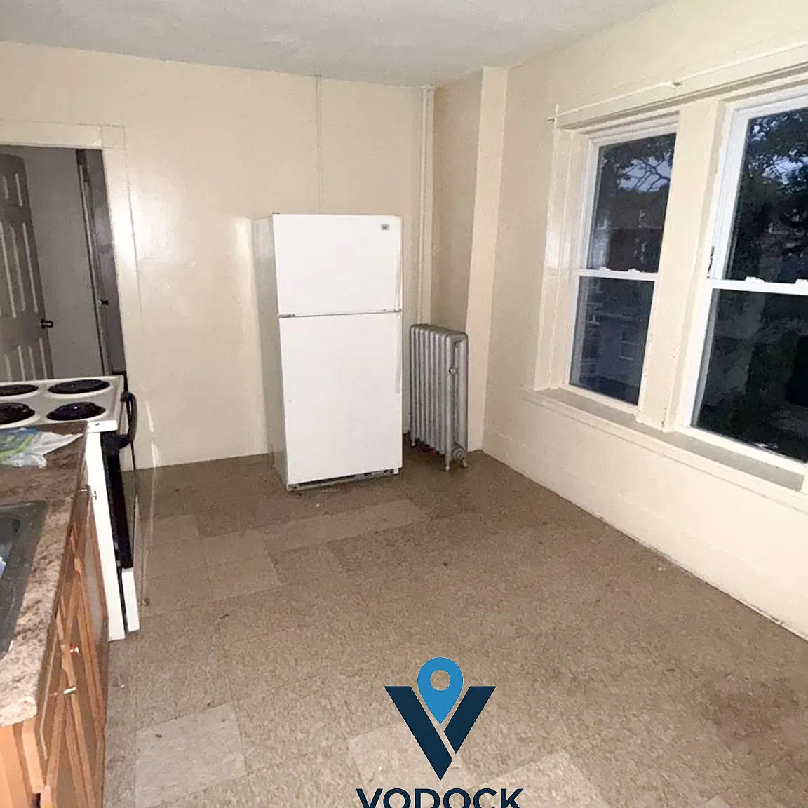 3 bed, 1000 sqft, $1,900 — Photo 2