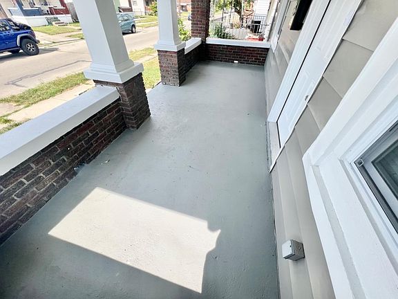 2nd image of 1220 Hensley Ave