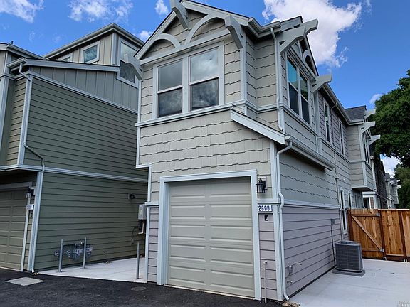 2nd image of 2600 1st St Unit E