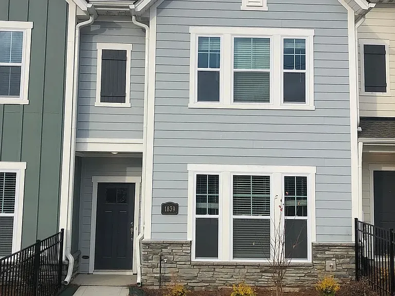1839 Catawba Ave — Photo 1