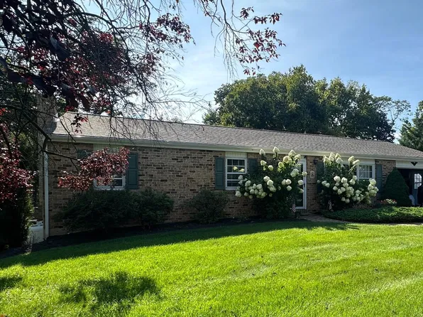 1213 Scenery Dr, Mechanicsburg, PA 17050