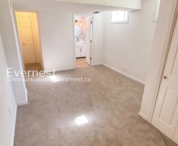 129 Royallbrook Ln — Photo 22