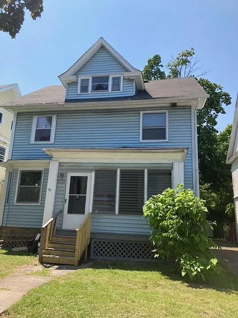 4 bed, 1946 sqft, $1,800 — Photo 1