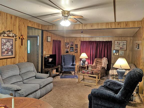 4th image of 111 Lakeside Dr