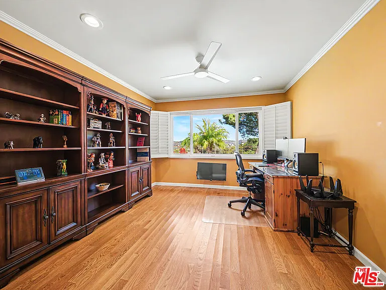 3106 Voltaire Dr — Photo 10
