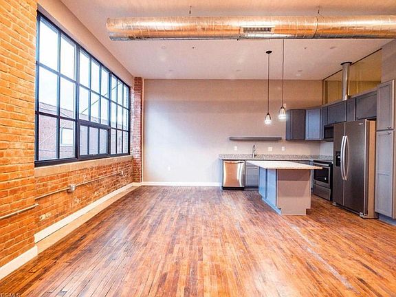 5th image of 3800 Euclid Ave #101