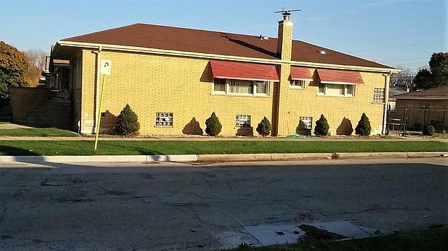 2nd image of 2255 W 80th St