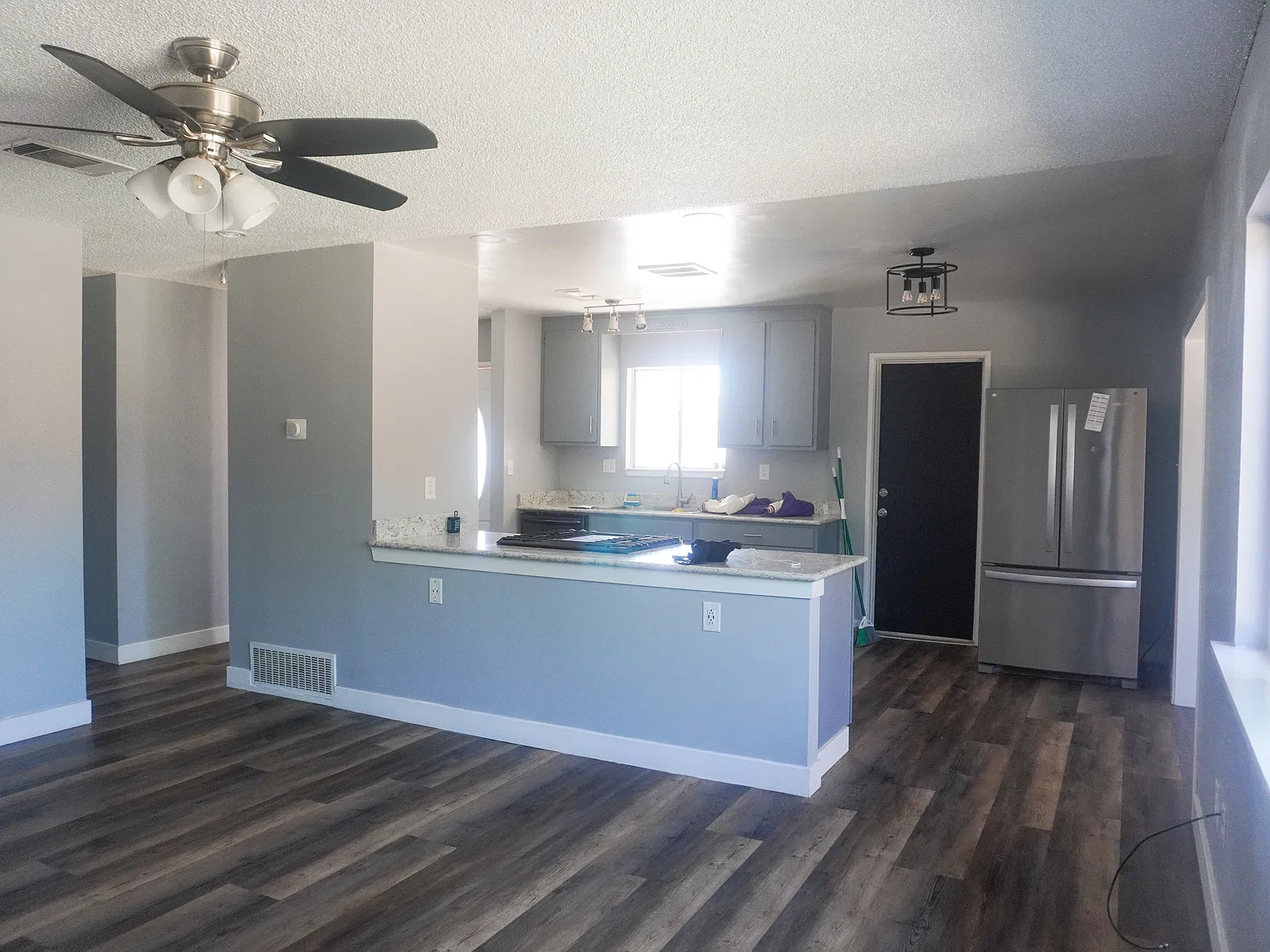 943 Avocado Dr — Photo 2