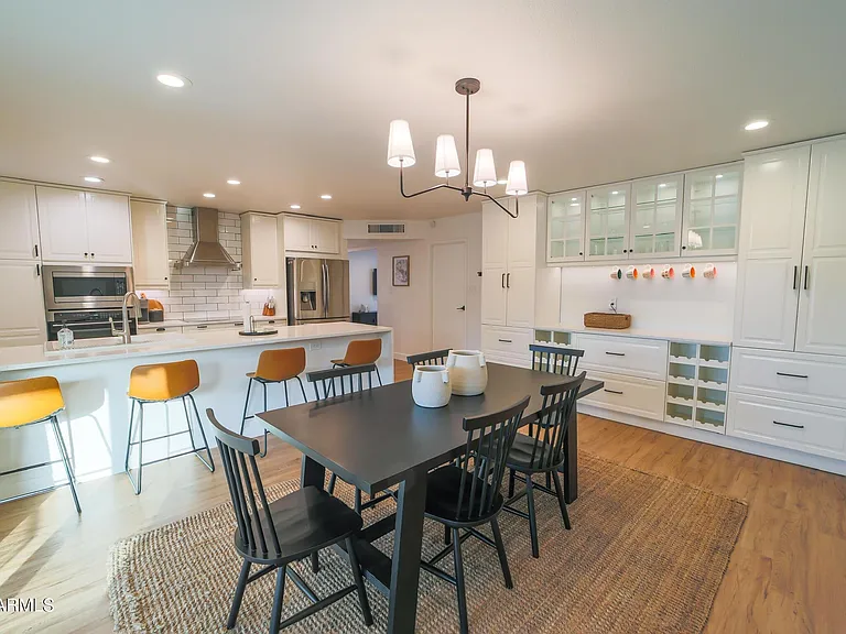 1224 E Alameda Dr — Photo 3