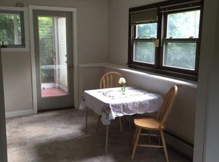 14 Russell Ln, Easthampton, MA 01027