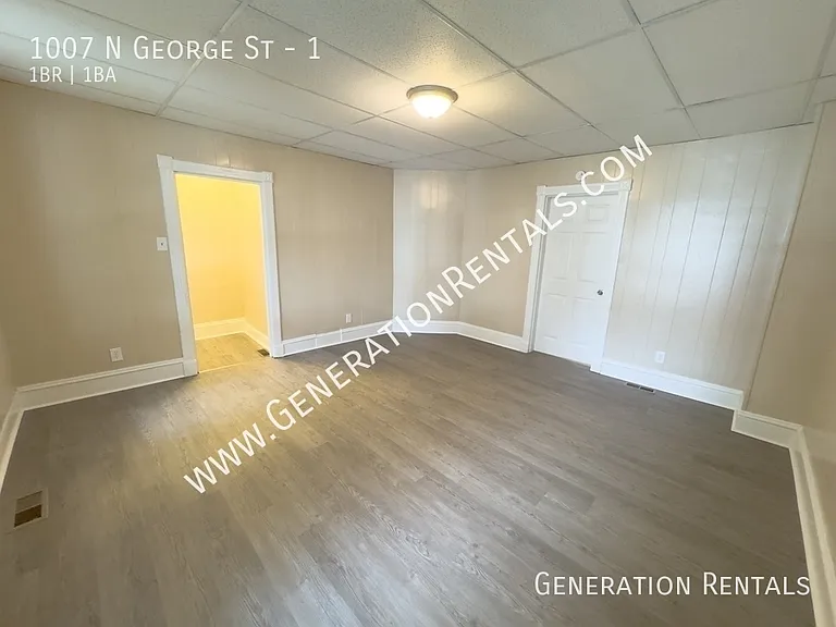 1007 N George St #1 — Photo 9