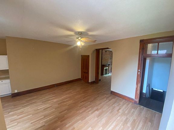 3rd image of 2904 Cherokee St Floor 2