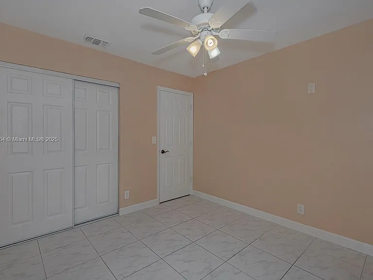 401 SW 76th Ter — Photo 21
