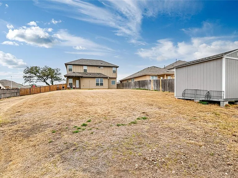 400 Lewisville Ln — Photo 21