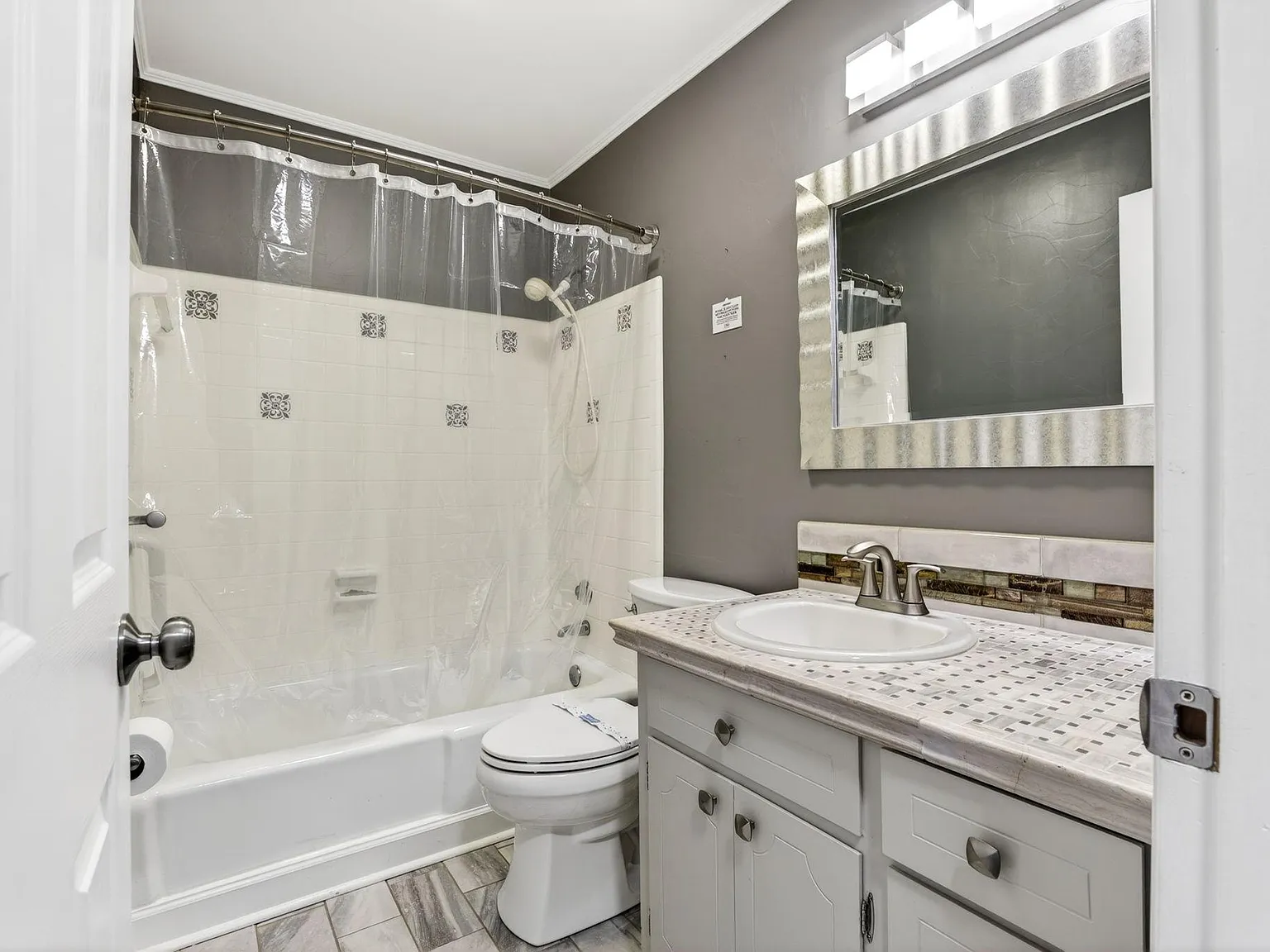 4 bed, 3.0 bath, 1500 sqft, $957 — Photo 3