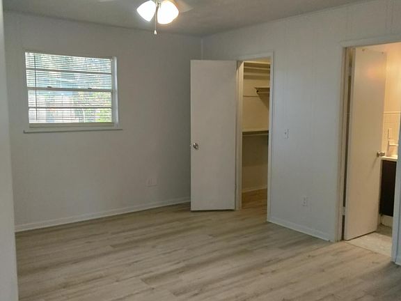 5th image of 5639 Akra Ave #5639