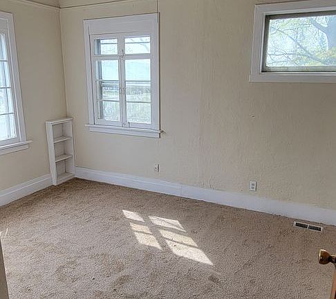 4th image of 2807 N Crestline St