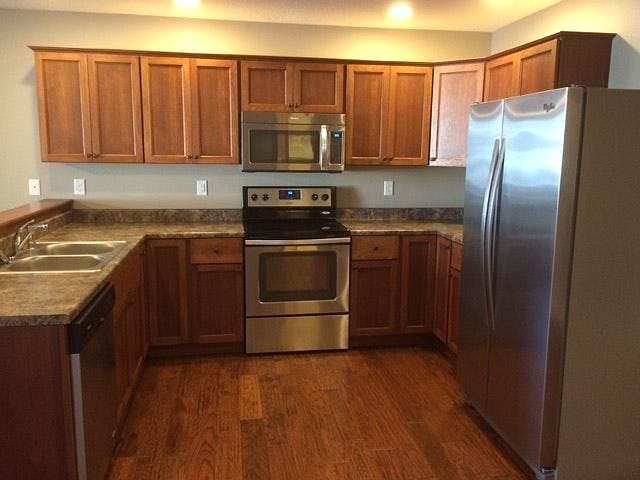 1st image of 507 E Adams St APT 3
