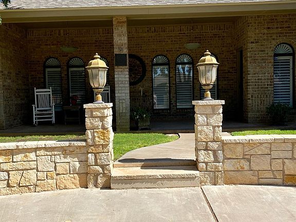 3rd image of 609 Santa Fe Dr