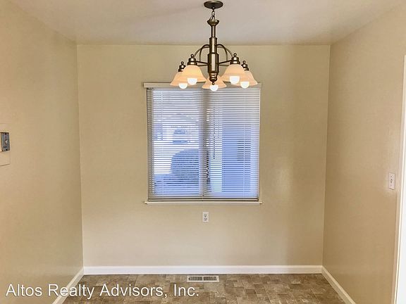 5th image of 1230 Lynn Way