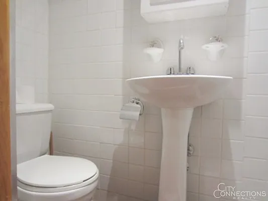 Rented by City Connections Realty | media 14