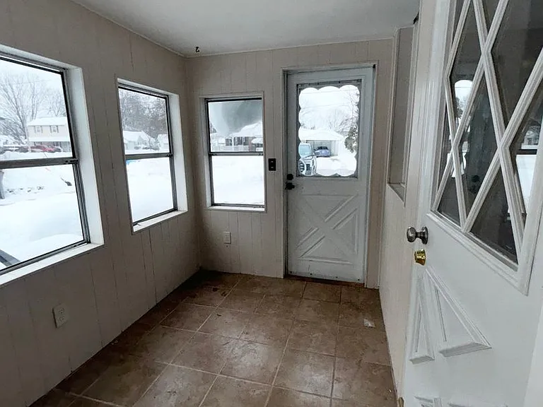 110 Victory Dr — Photo 17